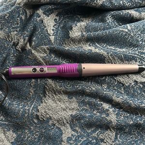 Infiniti Pro by Conair Ceramic Curling Wand.